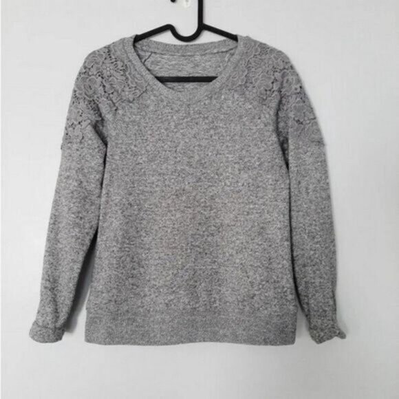 CLEO / Floral Lace Applique Hacchi Fitted Soft Sweater Gray Sz XS - Picture 4 of 13